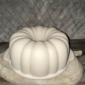 Pampered Chef Stoneware Fluted Bundt Cake Baking Pan #4